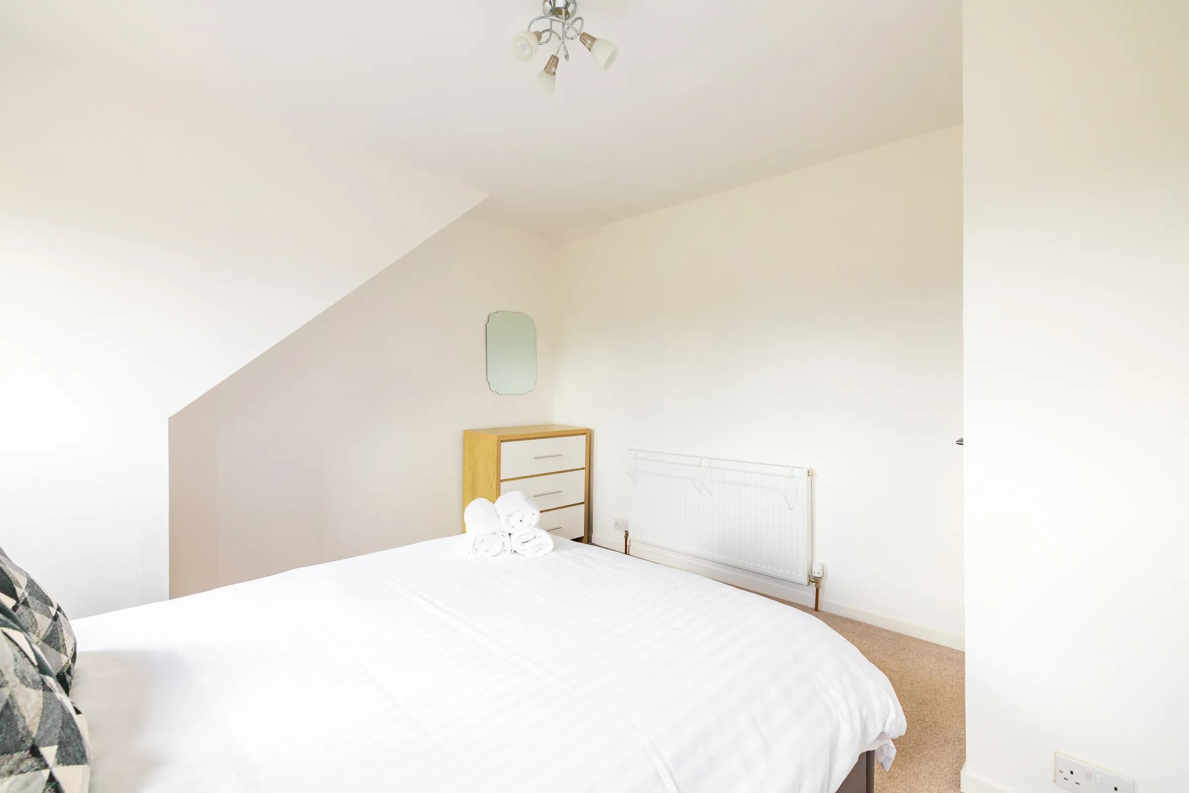 Second bedroom, second view